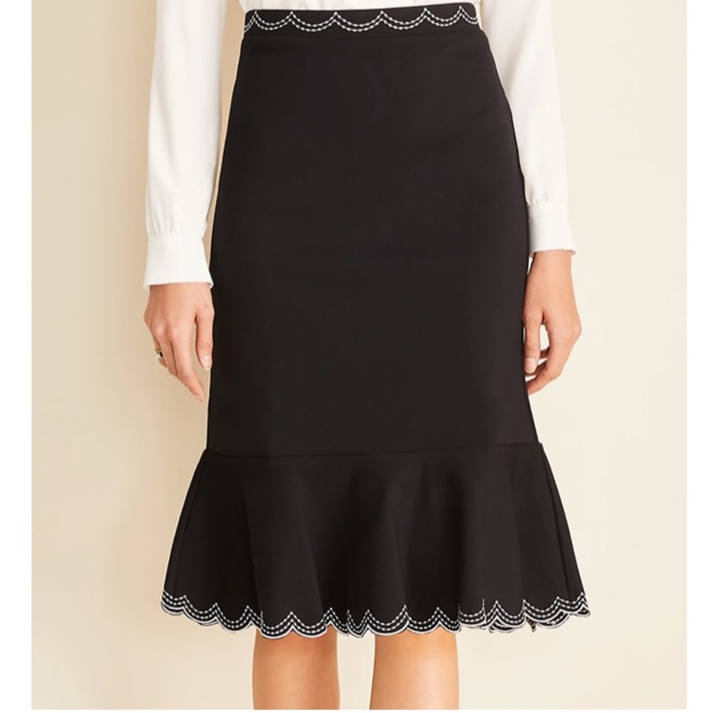 NWT! Ann Taylor Scalloped Flounce Pencil Skirt